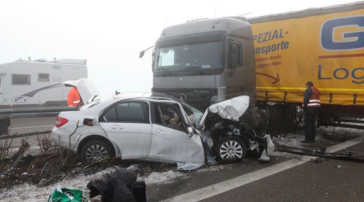 23-01-2013 aba-a7 nersingen hittisstetten  querstehender-sattelzug crash zwiebler new-facts-eu20130123 1570 titel
